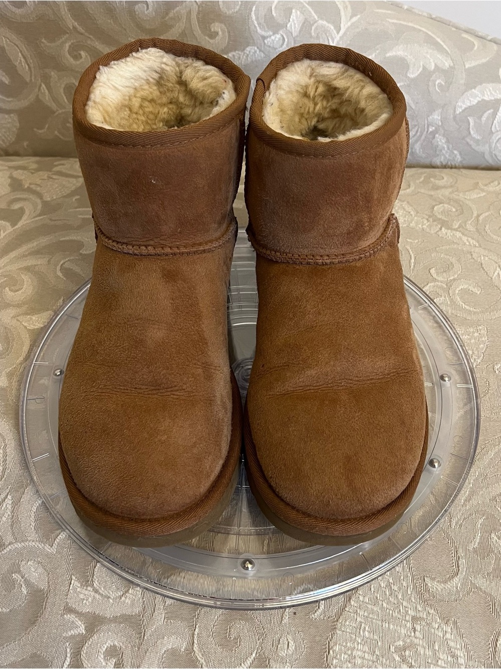 UGG Classic Mini II, Size 8, Chestnut